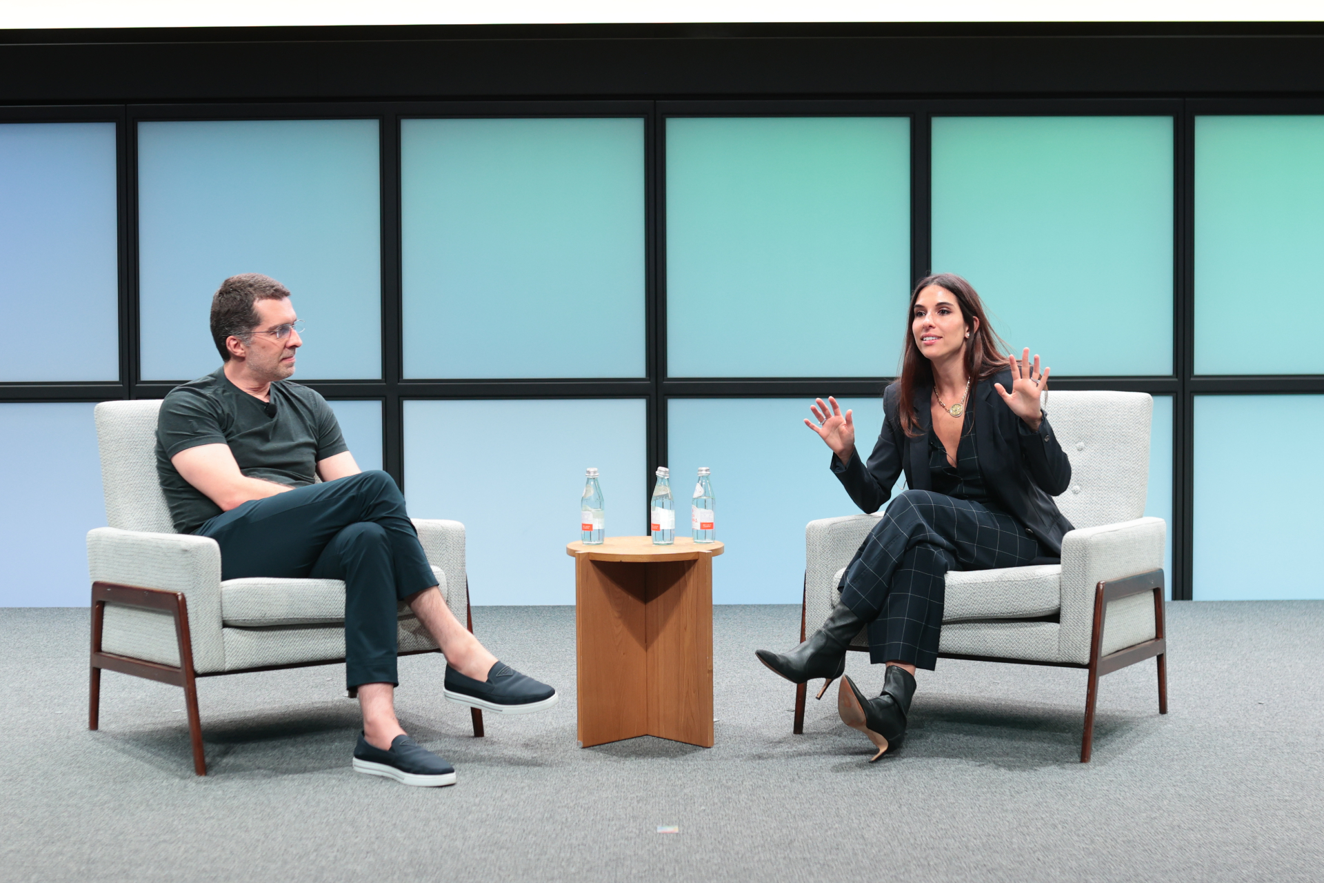 Da meta dos labs à primeira tela do founder: distribuição, dado e o que ainda é humano